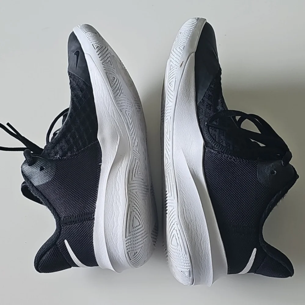 Nike Hyperspeed Court Athletic Volleyball Sneakers - Picture 6 of 10